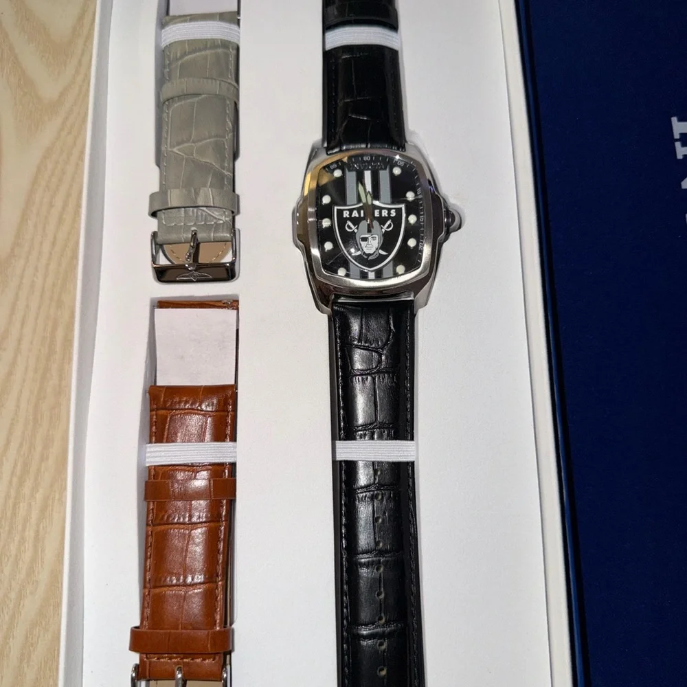 Invicta nfl‎ Las Vegas raiders men’s ltd.edition lupah watch + 2 bonus straps